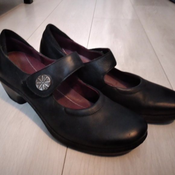 Black Mary Jane Chunky Heal Shoes - Picture 1 of 4